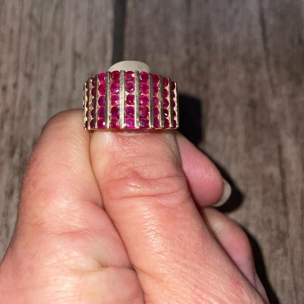 10kt Ruby Ring, Size 6 3/4